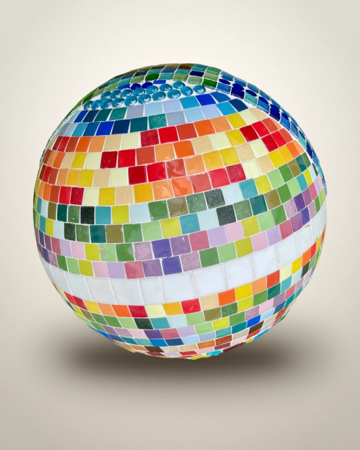 Boule mosaïque n°1, vue studio