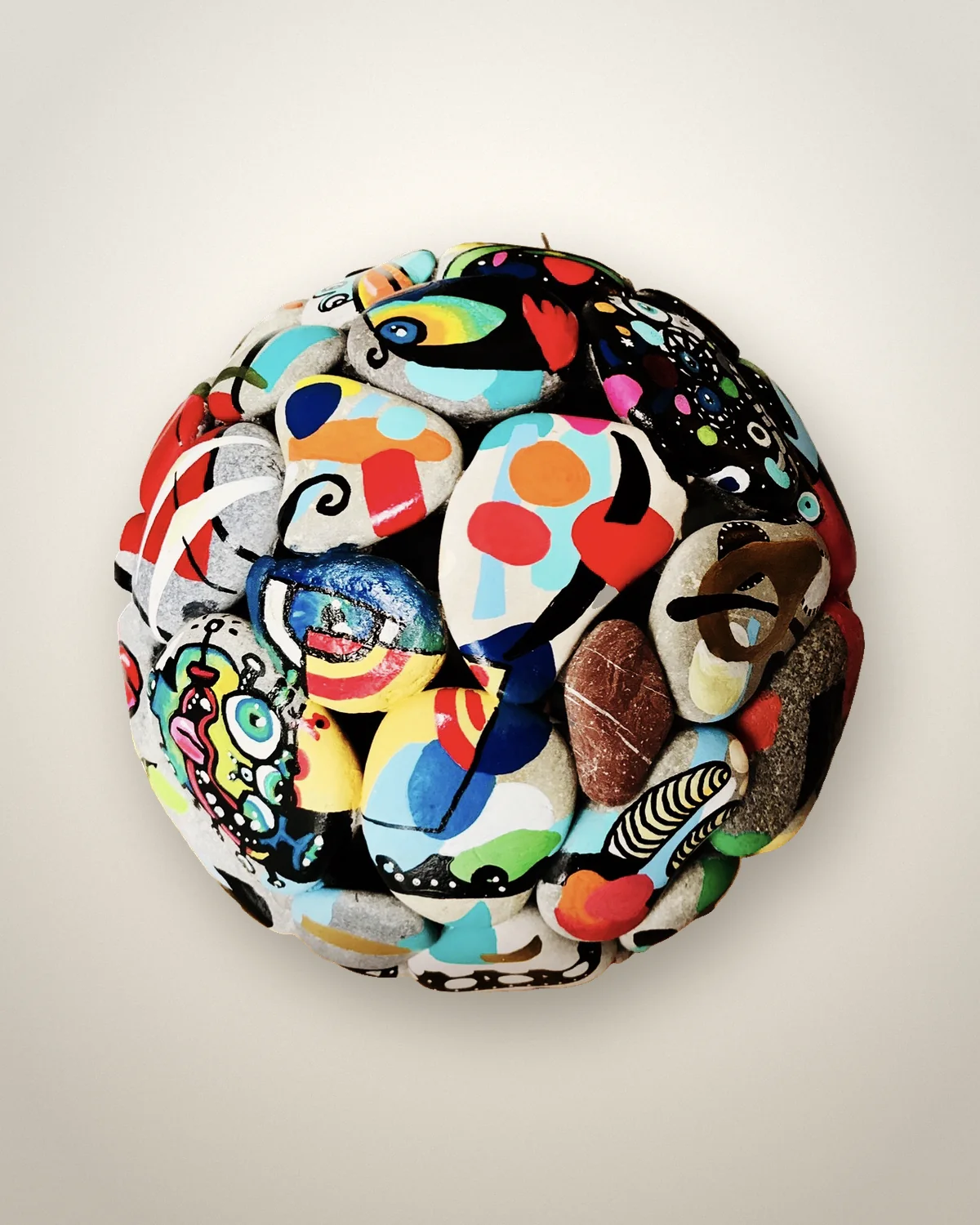 Sculpture n°19, peinte par Martine Lataste, vue studio
